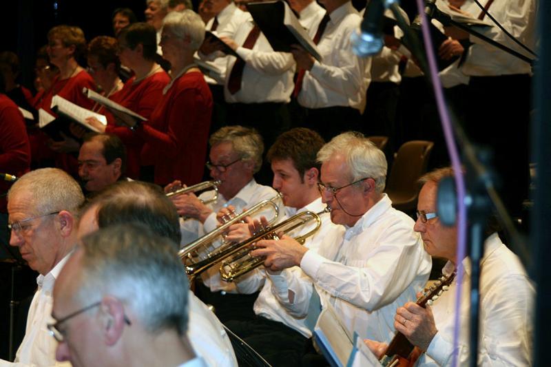 optreden_1002_07.jpg - De trompetsectie : Paul Vandamme, Anton Lesage en Jo Verraes